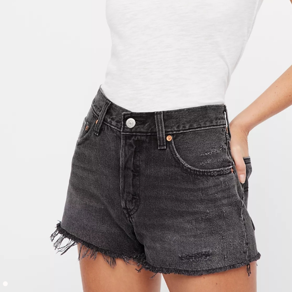 NWT Levi’s 501 cut off shorts trashed black 29 mid